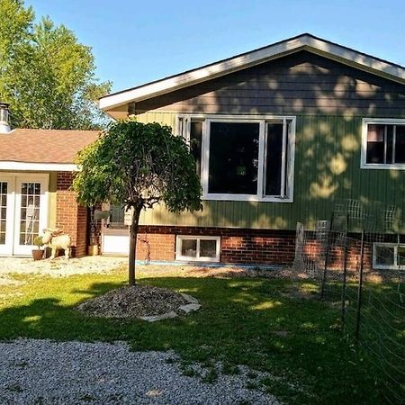 Family Friendly Cottage ☆Walking Distance To Beach 라이언스 헤드 외부 사진