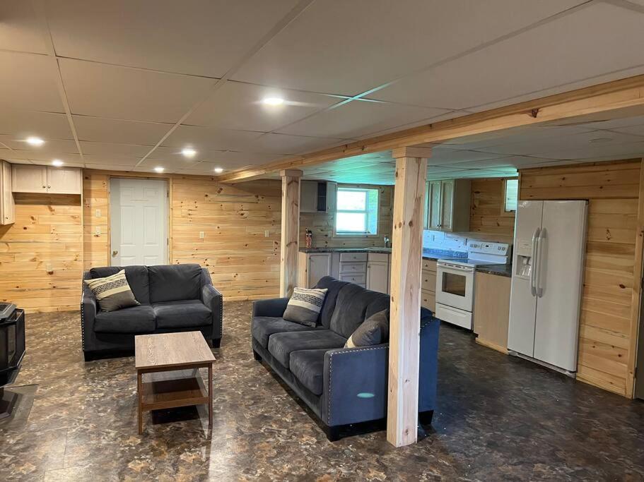 Family Friendly Cottage ☆Walking Distance To Beach 라이언스 헤드 외부 사진