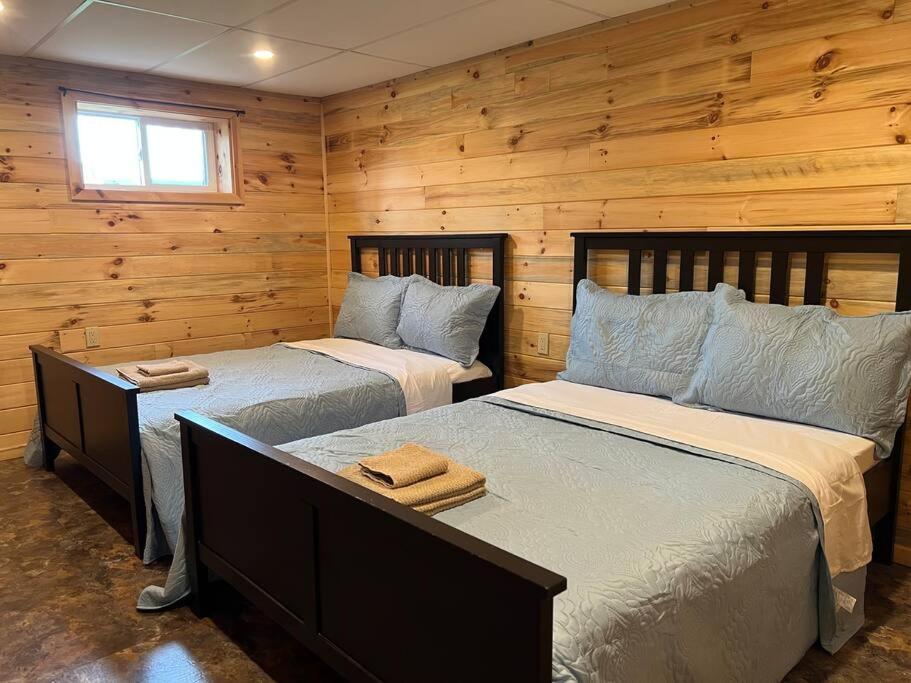 Family Friendly Cottage ☆Walking Distance To Beach 라이언스 헤드 외부 사진