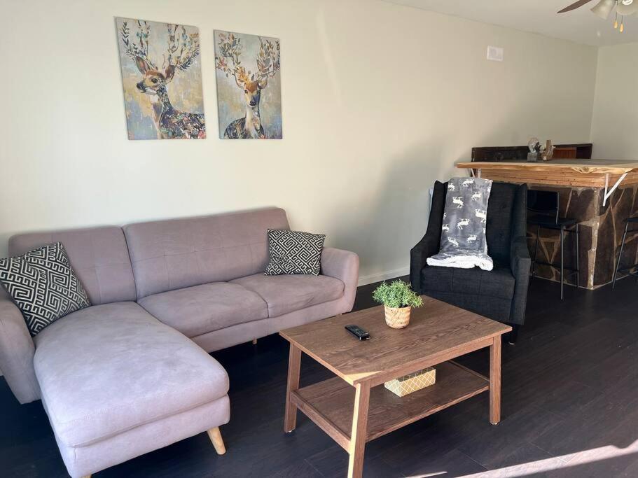 Family Friendly Cottage ☆Walking Distance To Beach 라이언스 헤드 외부 사진