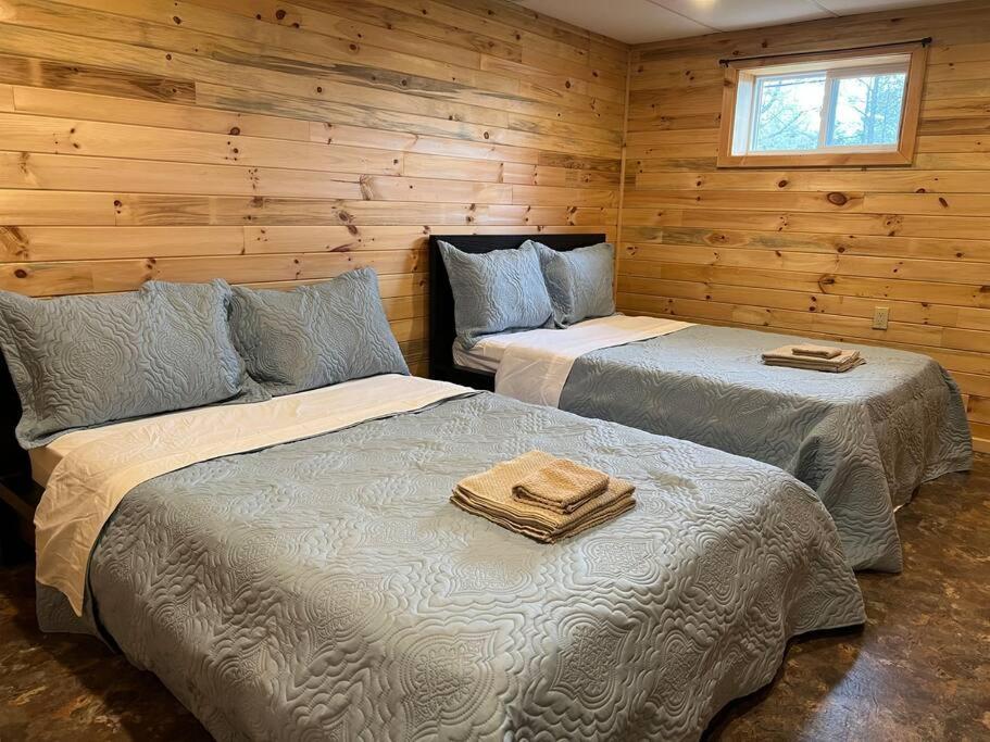 Family Friendly Cottage ☆Walking Distance To Beach 라이언스 헤드 외부 사진